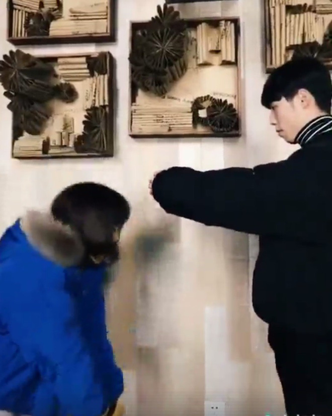 Sự thật phũ phàng của trào lưu vòng tay ôm kiếm gấu hot nhất mùa đông